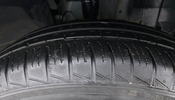 2020 Renault TRIBER 1.0 RXT, Petrol, Manual, 25,489 km, Right Front Tyre Tread