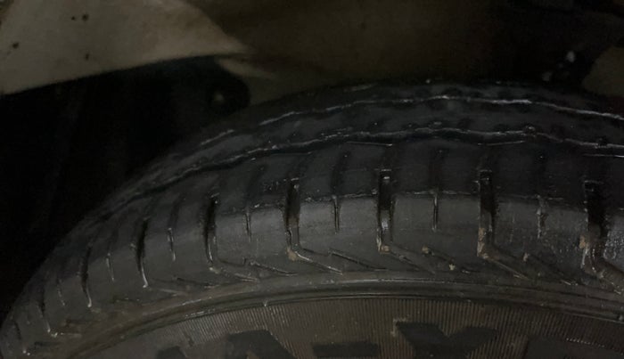 2019 Maruti Eeco 5 STR WITH A/C+HTR, Petrol, Manual, 40,669 km, Right Front Tyre Tread