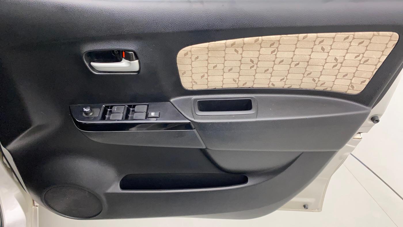 2017 Maruti Wagon R 1.0 VXI AMT, Petrol, Automatic, 24,034 km, Driver Side Door Panels Control