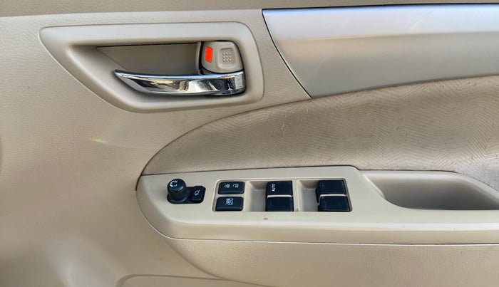 2016 Maruti Ertiga VXI, Petrol, Manual, 28,858 km, Driver Side Door Panels Control