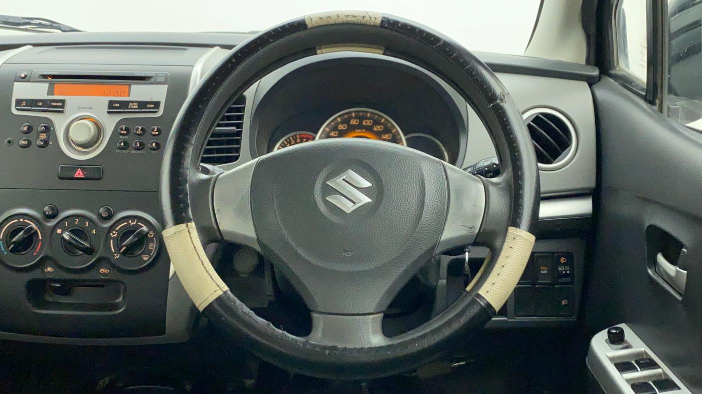 2011 Maruti Wagon R 1.0 VXI, Petrol, Manual, 43,437 km, Steering Wheel Close Up