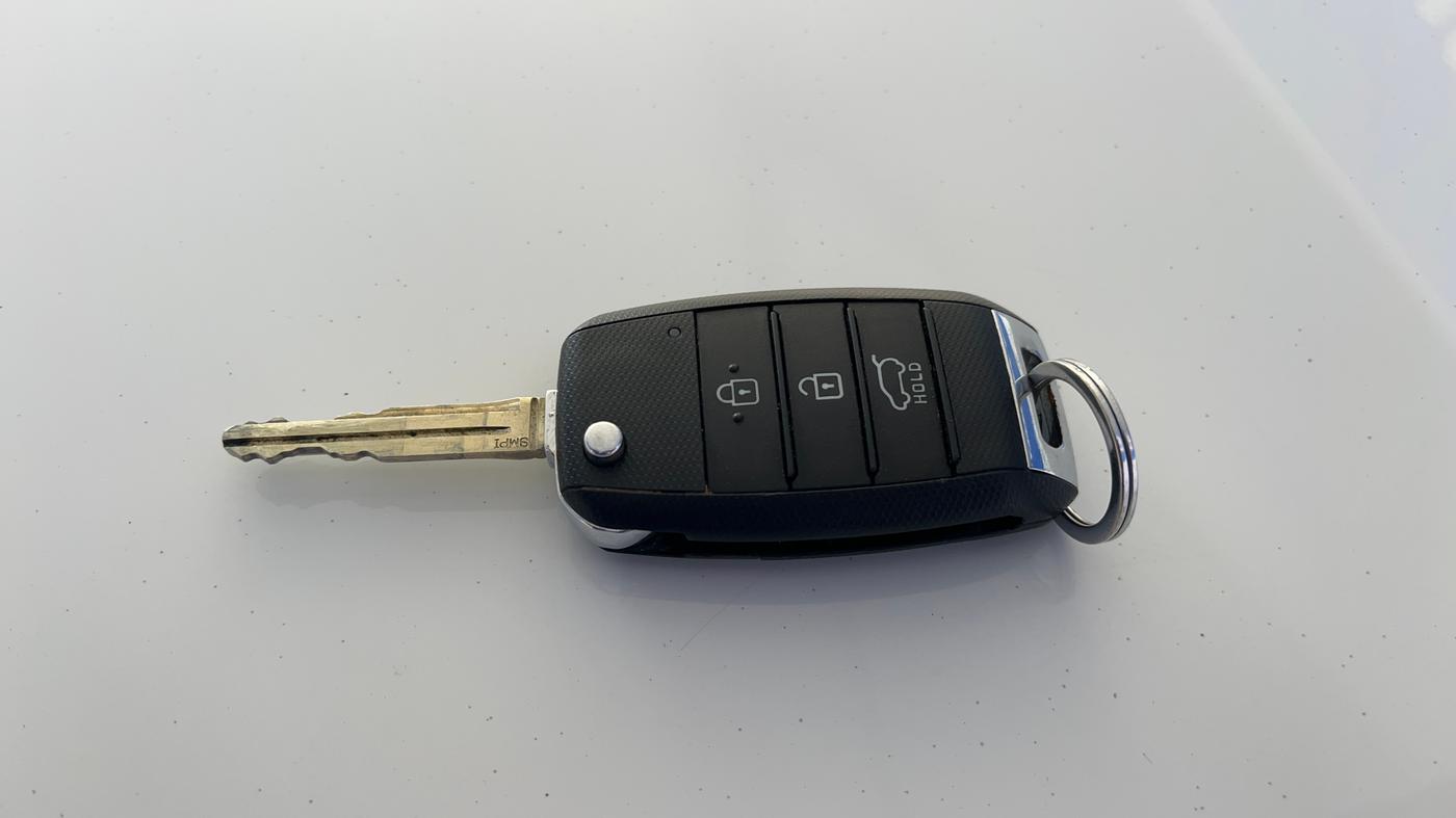 2023 KIA SELTOS HTE 1.5D IMT, Diesel, Manual, 28,652 km, Key Close Up