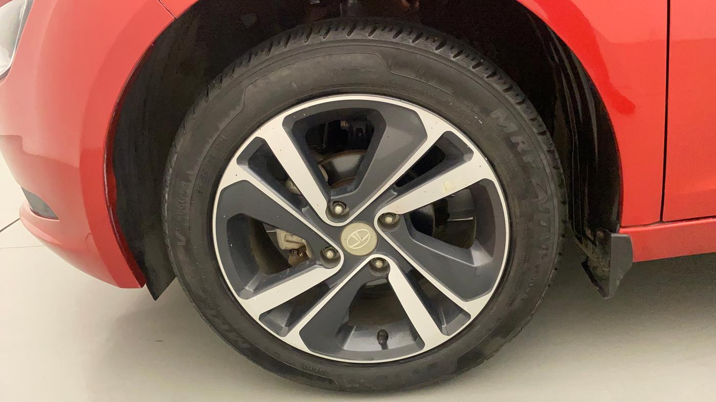 2020 Tata ALTROZ XZ PETROL, Petrol, Manual, 11,831 km, Left Front Wheel