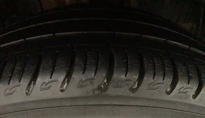 2020 Tata ALTROZ XZ PETROL, Petrol, Manual, 11,831 km, Right Front Tyre Tread