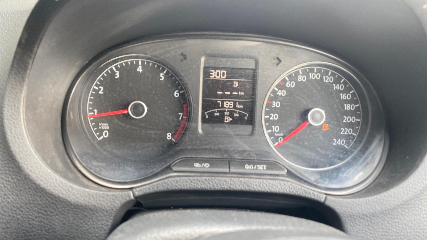 2017 Volkswagen Polo COMFORTLINE 1.2L, Petrol, Manual, 71,890 km, Odometer Image