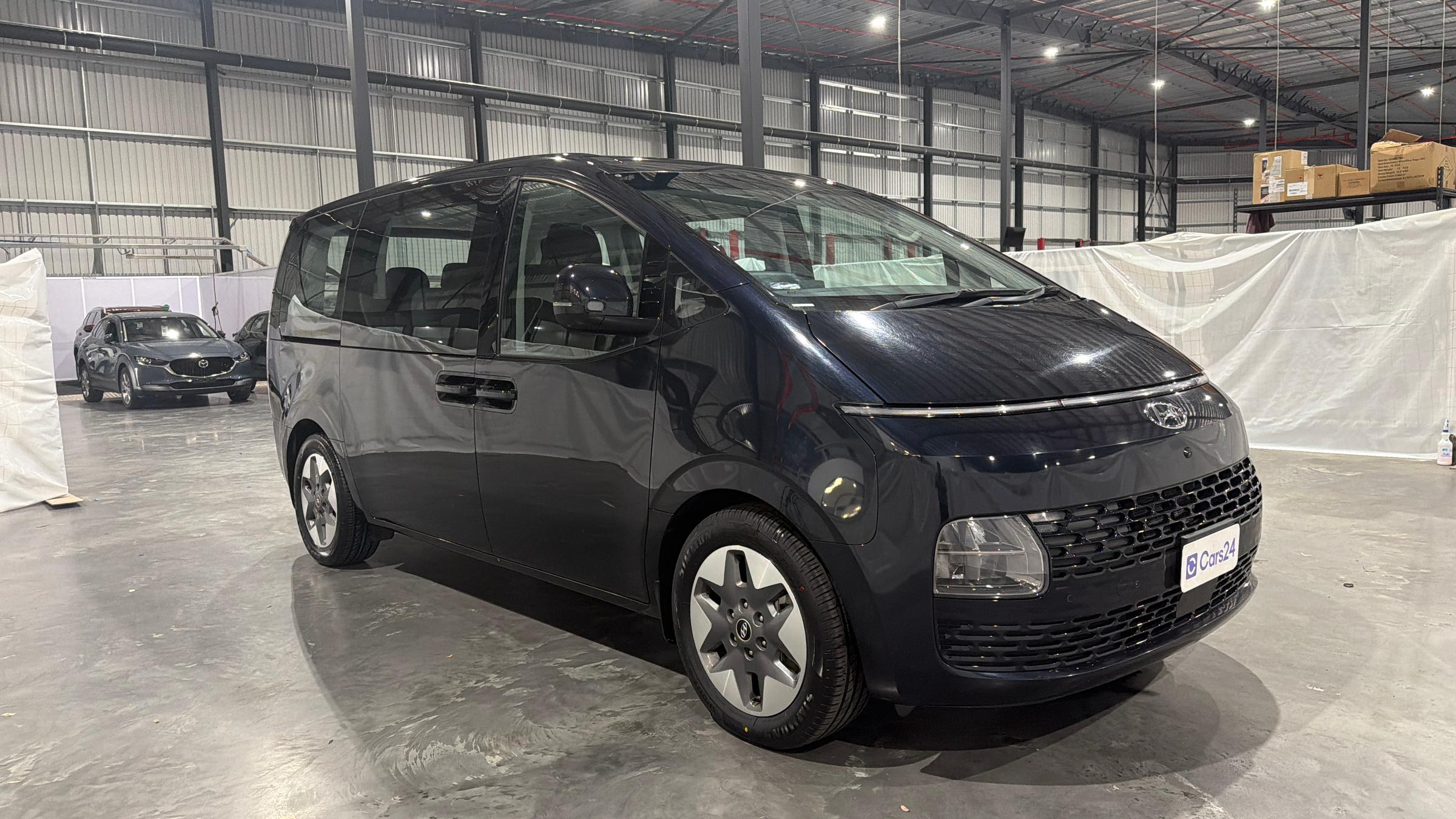 Hyundai Staria image