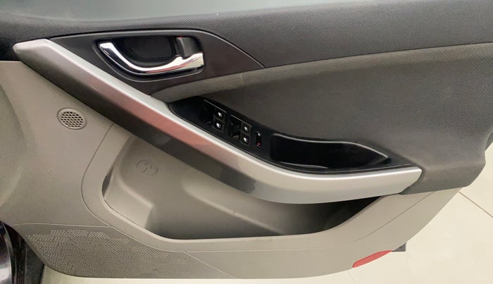 2017 Tata NEXON XZ PLUS PETROL, Petrol, Manual, 55,114 km, Driver Side Door Panels Control