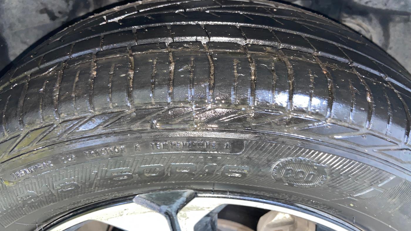 2023 Tata NEXON XZ PLUS PETROL SUNROOF, Petrol, Manual, 7,308 km, Right Front Tyre Tread