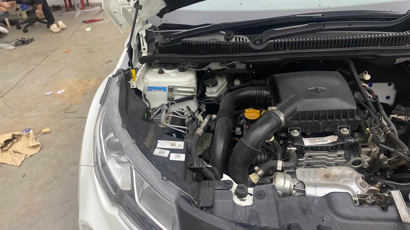 2023 Tata NEXON XZ PLUS PETROL SUNROOF, Petrol, Manual, 17,835 km, Engine View - Right