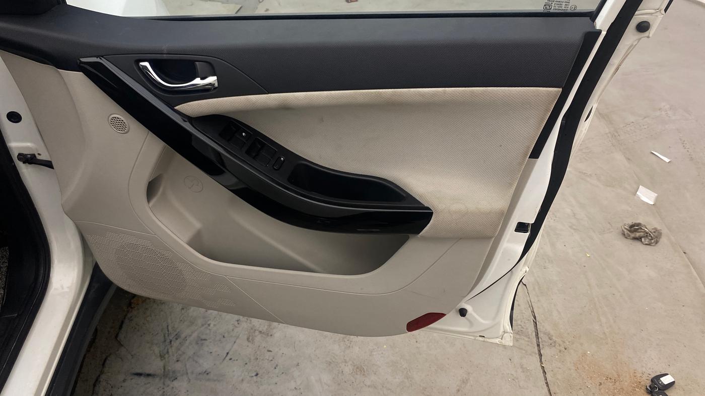 2023 Tata NEXON XZ PLUS PETROL SUNROOF, Petrol, Manual, 17,835 km, Driver Side Door Panels Control