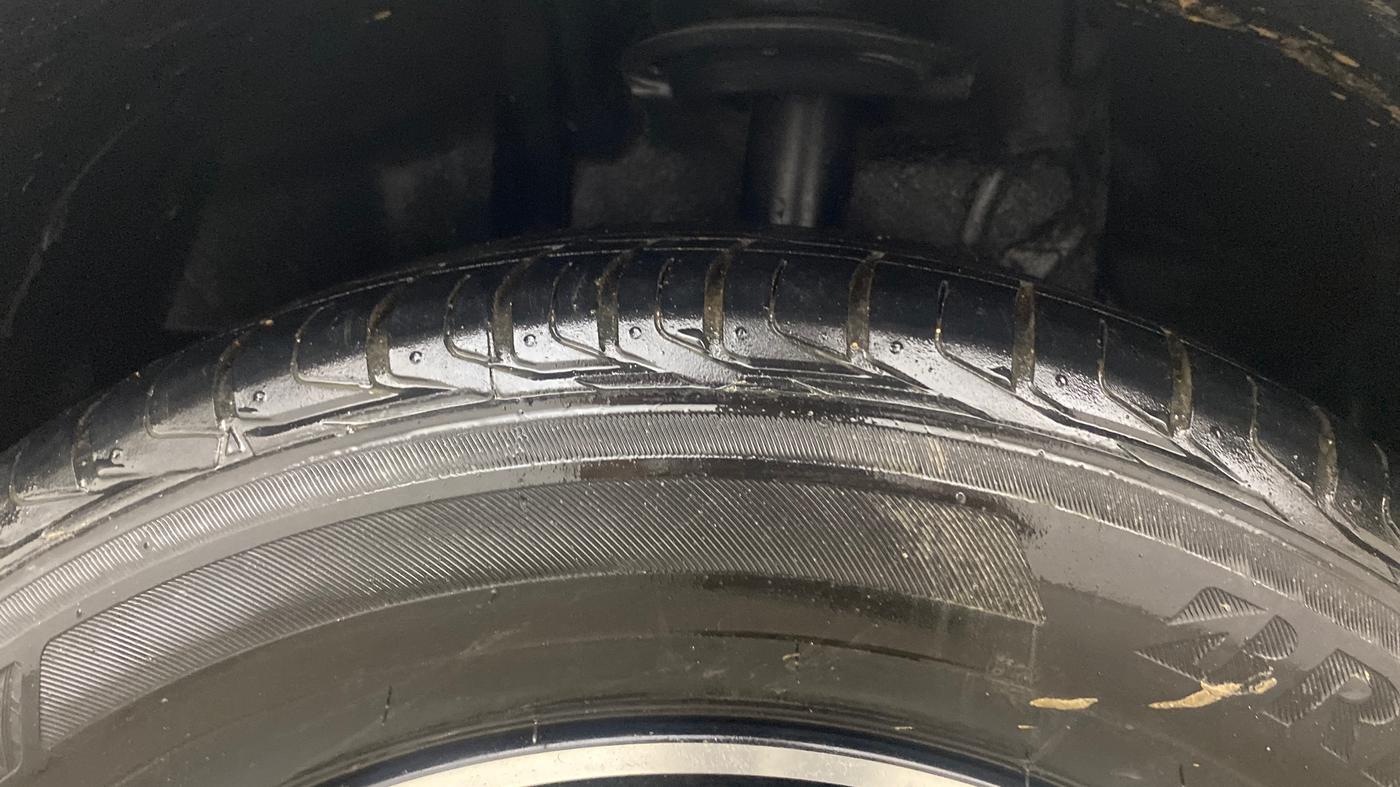 2023 Tata NEXON XZ PLUS PETROL SUNROOF, Petrol, Manual, 17,835 km, Left Front Tyre Tread