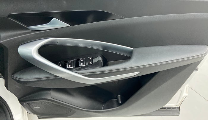2019 MG HECTOR SHARP DCT PETROL, Petrol, Automatic, 13,186 km, Driver Side Door Panels Control
