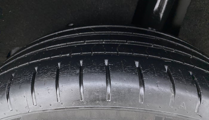 2017 Maruti Baleno ALPHA PETROL 1.2, Petrol, Manual, 49,103 km, Left Rear Tyre Tread