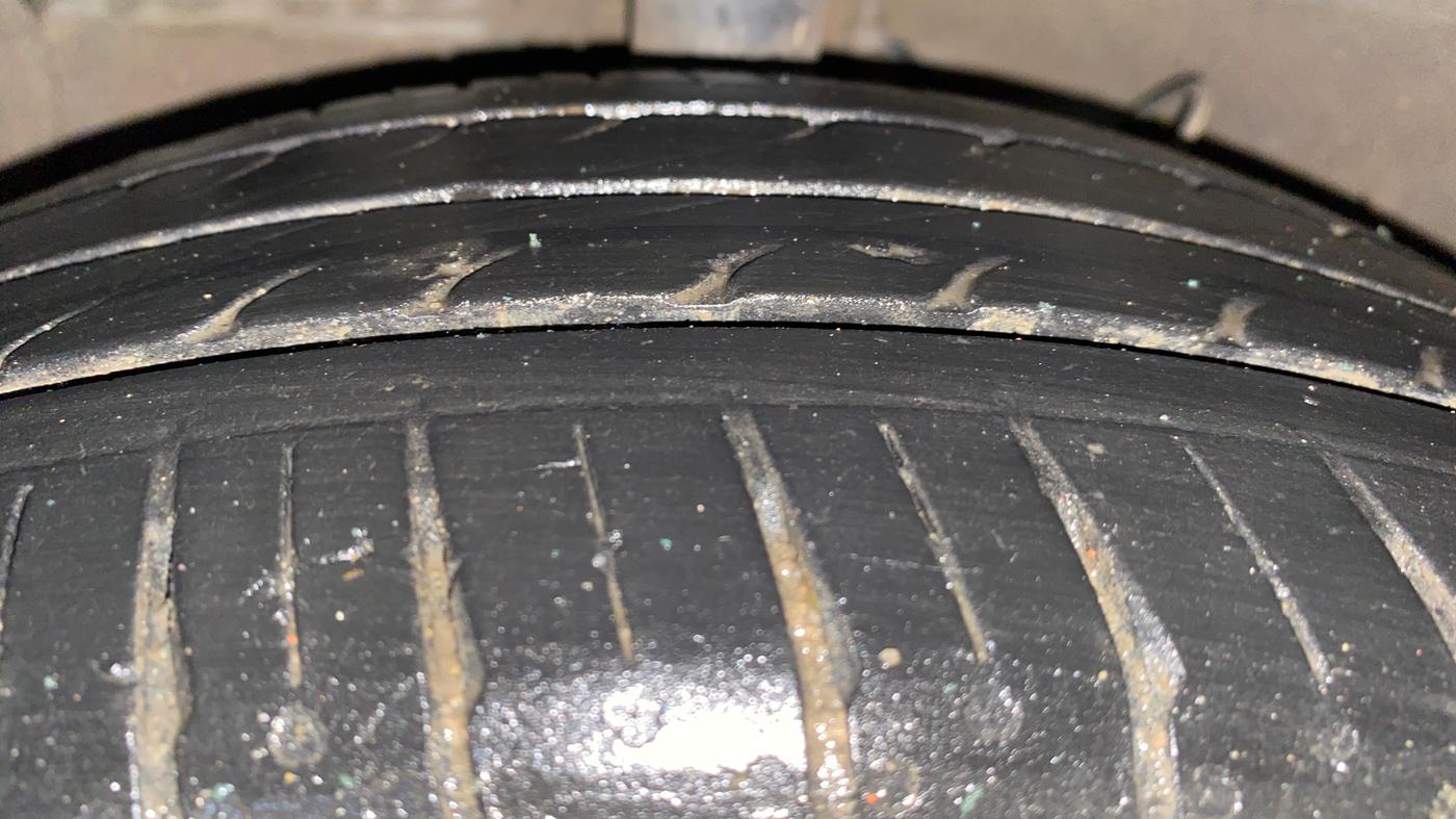 2021 Hyundai AURA SX 1.2, Petrol, Manual, 35,273 km, Left Front Tyre Tread