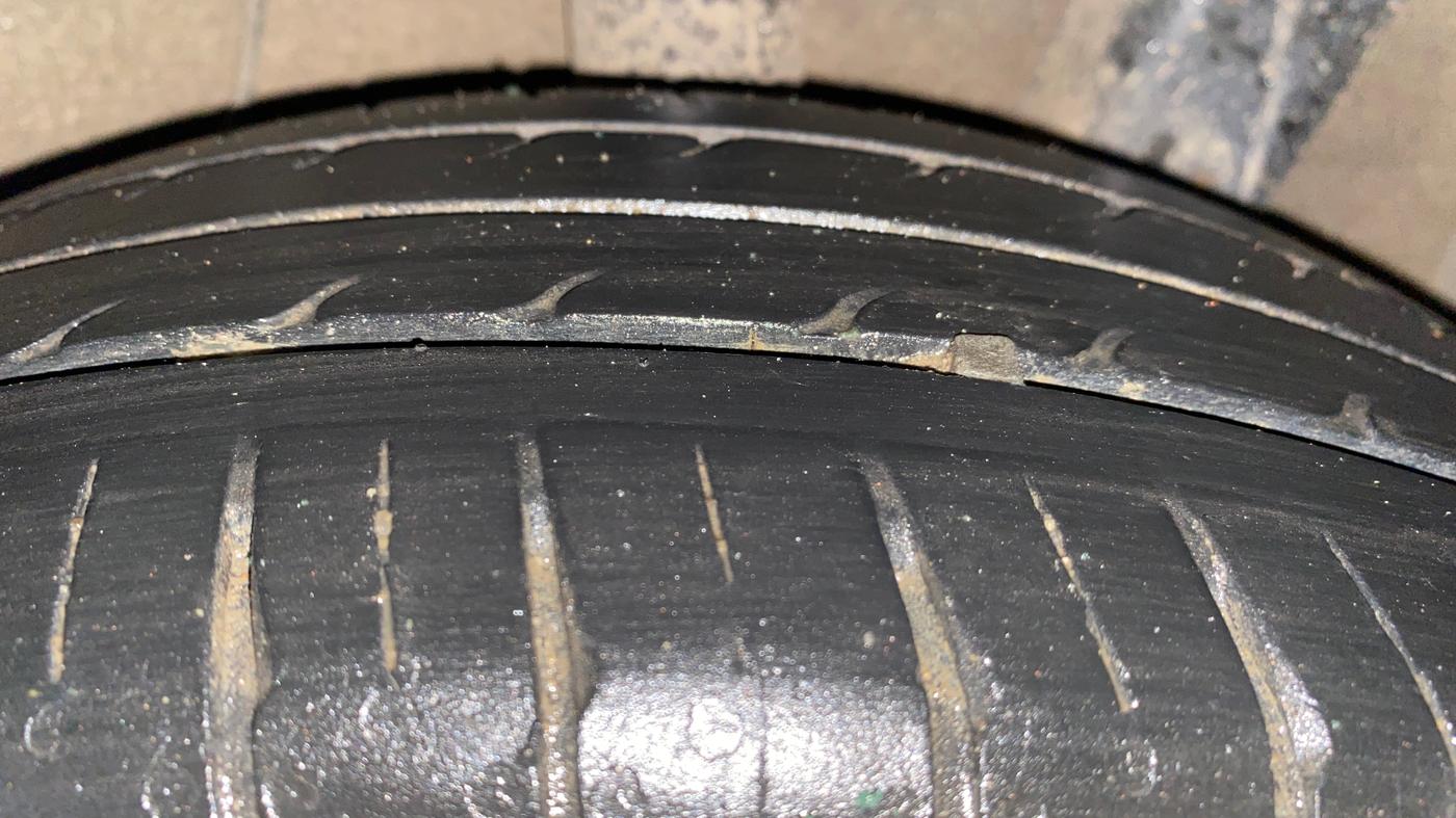 2021 Hyundai AURA SX 1.2, Petrol, Manual, 35,273 km, Left Rear Tyre Tread