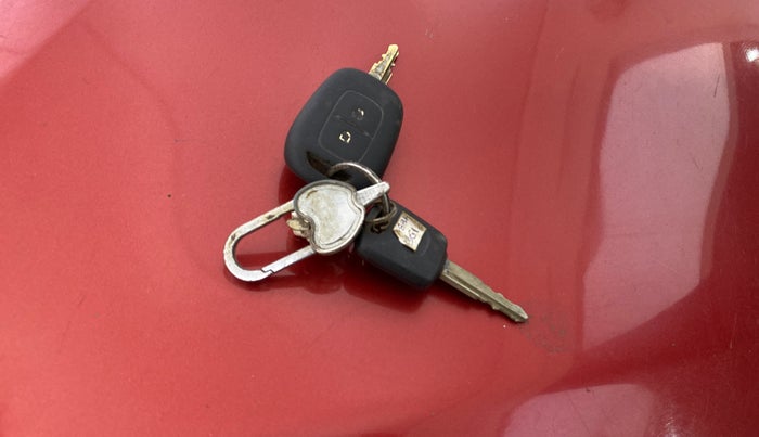 2019 Datsun Redi Go T (O), Petrol, Manual, 28,678 km, Key Close Up