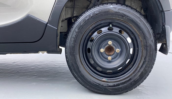 2016 Mahindra Kuv100 K6 6 STR, Petrol, Manual, 22,596 km, Left Rear Wheel
