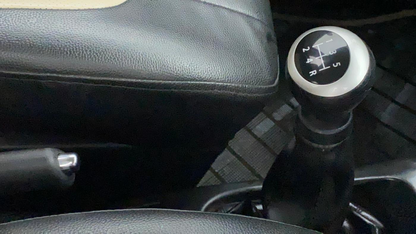 2015 Maruti Wagon R 1.0 VXI, Petrol, Manual, 22,367 km, Gear Lever