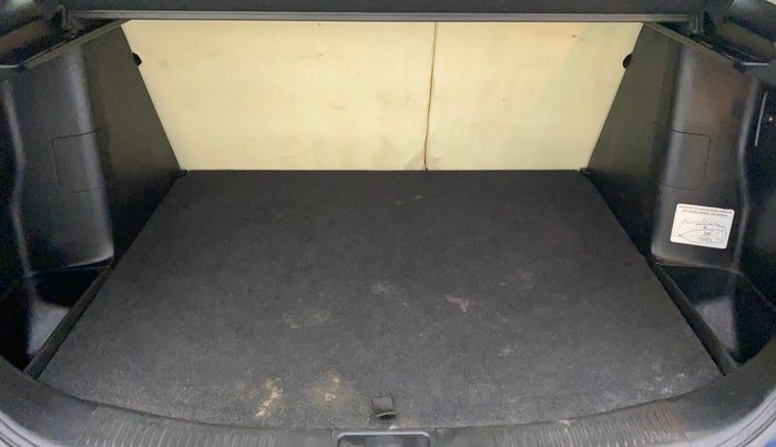 2017 Maruti S Cross DELTA SHVS, Diesel, Manual, 45,606 km, Boot Inside