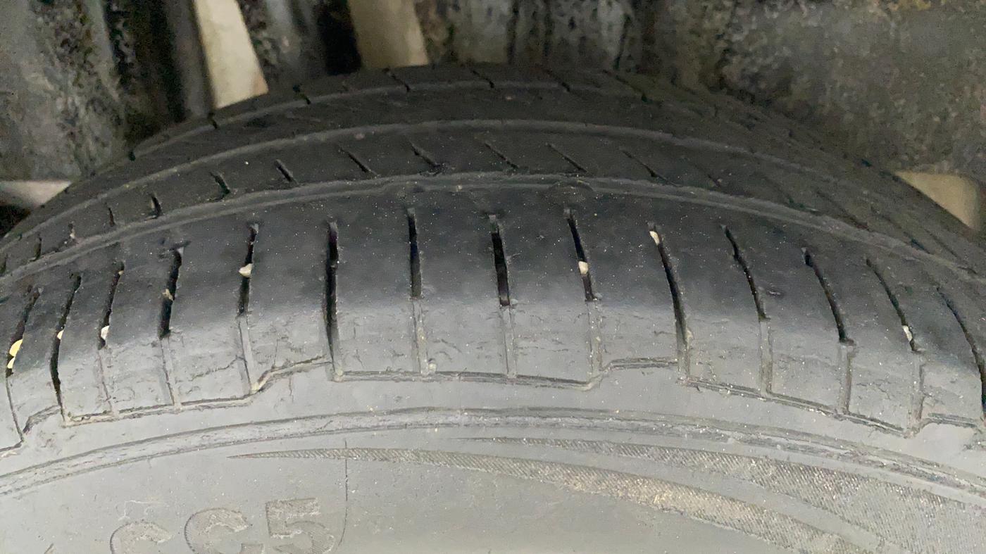 2018 Maruti Swift VXI AMT, Petrol, Automatic, 48,274 km, Right Rear Tyre Tread