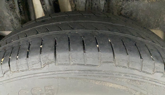 2018 Maruti Swift VXI AMT, Petrol, Automatic, 48,274 km, Right Rear Tyre Tread