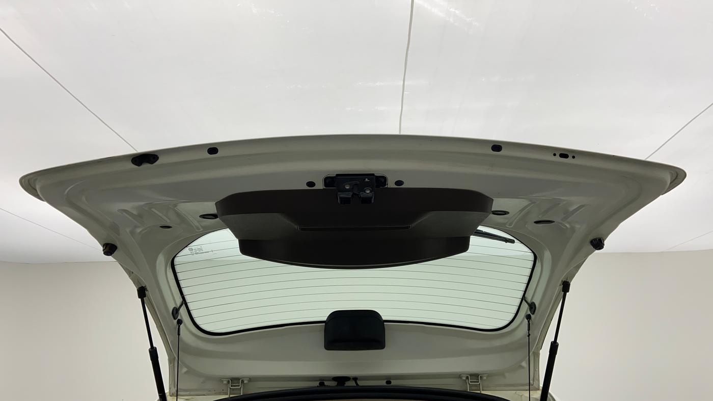 2016 Renault Duster RXL PETROL 104, Petrol, Manual, 45,641 km, Boot Door Open