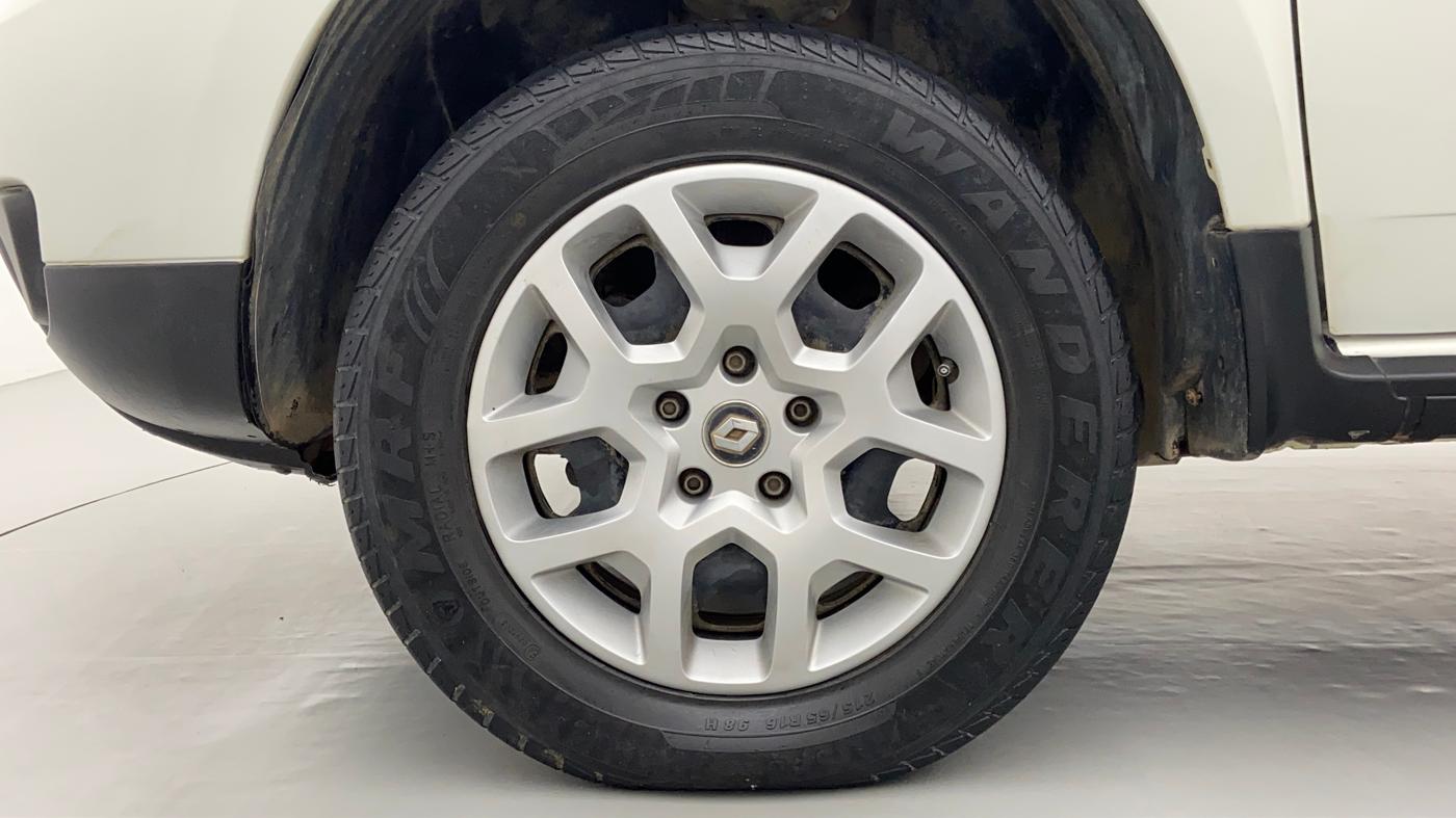 2016 Renault Duster RXL PETROL 104, Petrol, Manual, 45,641 km, Left Front Wheel