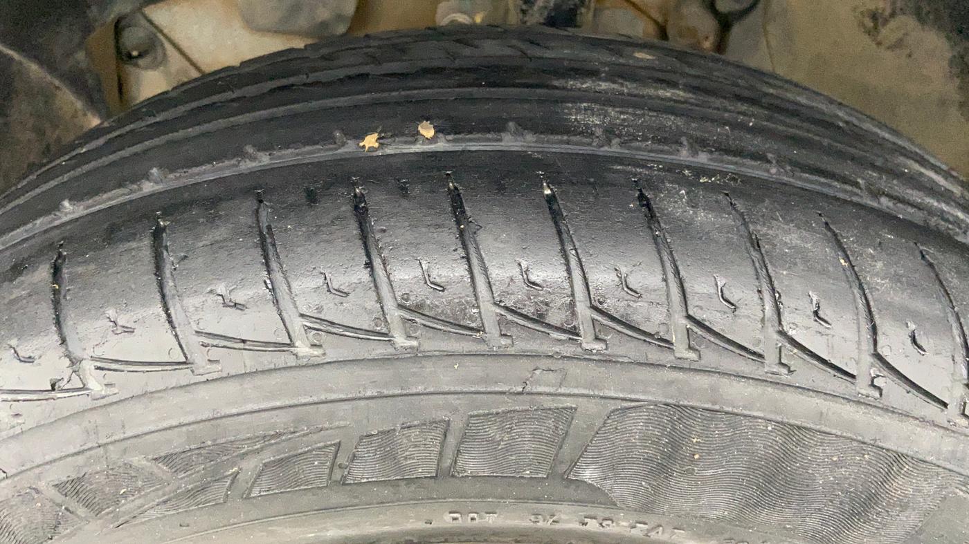 2016 Renault Duster RXL PETROL 104, Petrol, Manual, 45,641 km, Left Front Tyre Tread