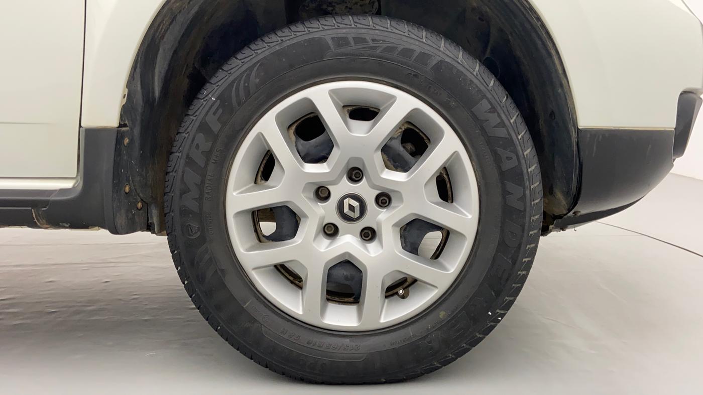 2016 Renault Duster RXL PETROL 104, Petrol, Manual, 45,641 km, Right Front Wheel