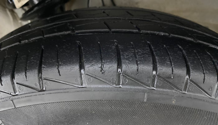 2021 Maruti Alto LXI, Petrol, Manual, 20,870 km, Right Front Tyre Tread