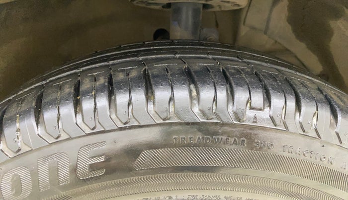 2021 Maruti Ertiga VXI AT SHVS, Petrol, Automatic, 1,37,334 km, Right Front Tyre Tread