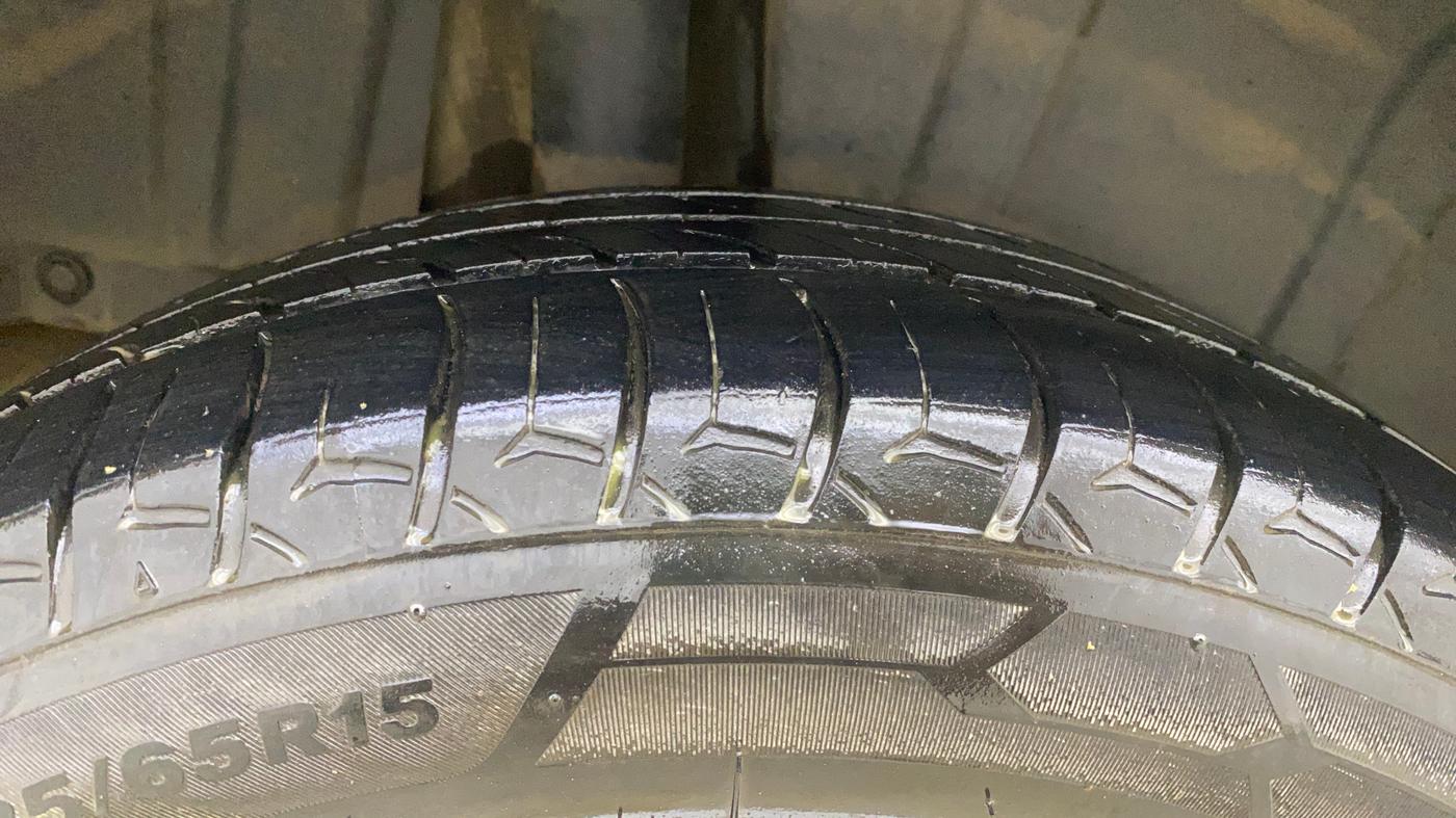 2021 Maruti Ertiga VXI AT SHVS, Petrol, Automatic, 1,37,349 km, Right Rear Tyre Tread