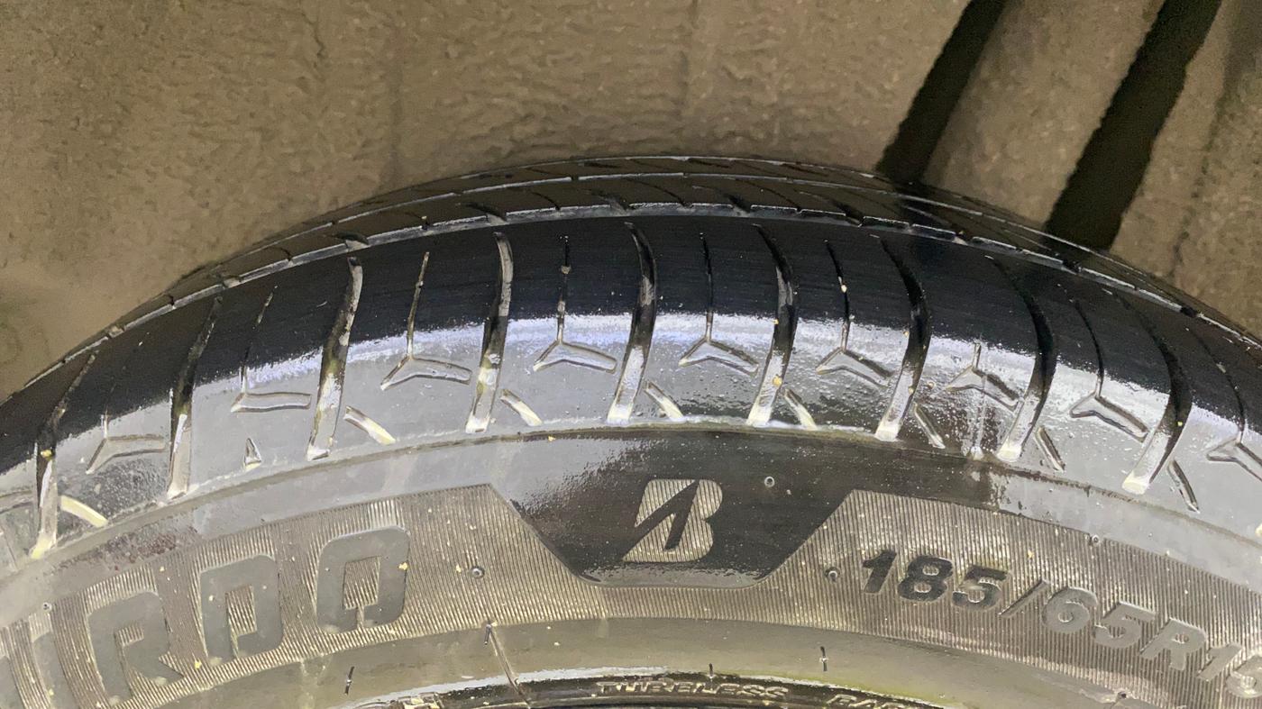 2021 Maruti Ertiga VXI AT SHVS, Petrol, Automatic, 1,37,349 km, Left Rear Tyre Tread
