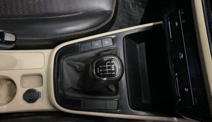 2022 Skoda SLAVIA AMBITION 1.0L TSI MT, Petrol, Manual, 78,412 km, Gear Lever