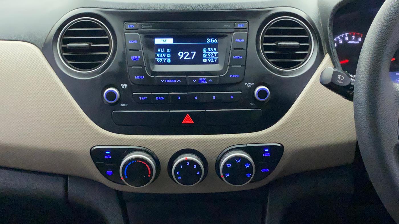 2017 Hyundai Xcent SX 1.2, Petrol, Manual, 92,097 km, Air Conditioner