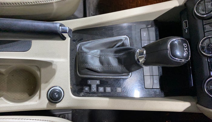 2019 Skoda Octavia L&K 1.8 TSI AT, Petrol, Automatic, 41,724 km, Gear Lever