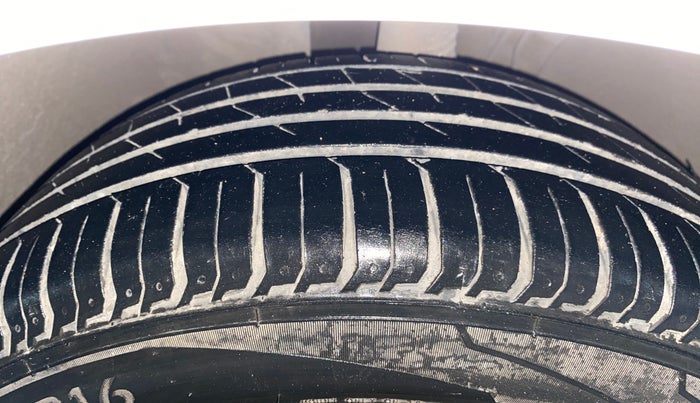 2019 Skoda Octavia L&K 1.8 TSI AT, Petrol, Automatic, 41,724 km, Left Front Tyre Tread