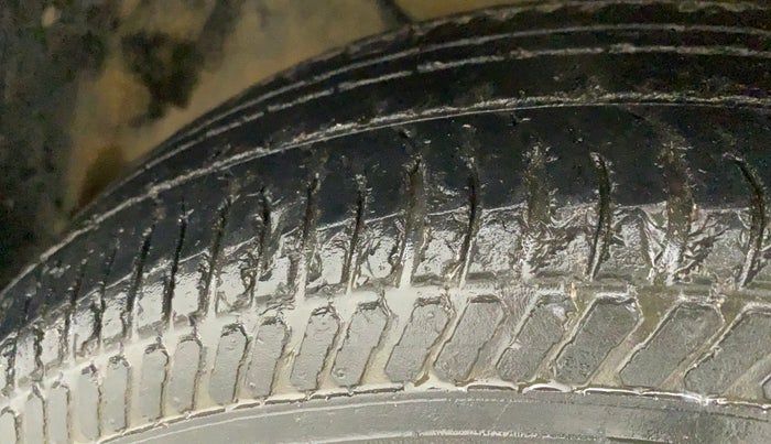 2016 Hyundai Elite i20 MAGNA 1.2, Petrol, Manual, 96,699 km, Left Front Tyre Tread