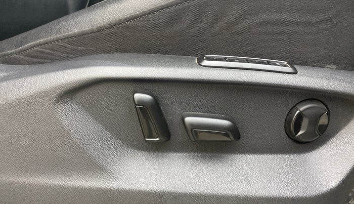 2020 Volkswagen TIGUAN ALL SPACE 2.0 TSI, Petrol, Automatic, 57,013 km, Driver Side Adjustment Panel