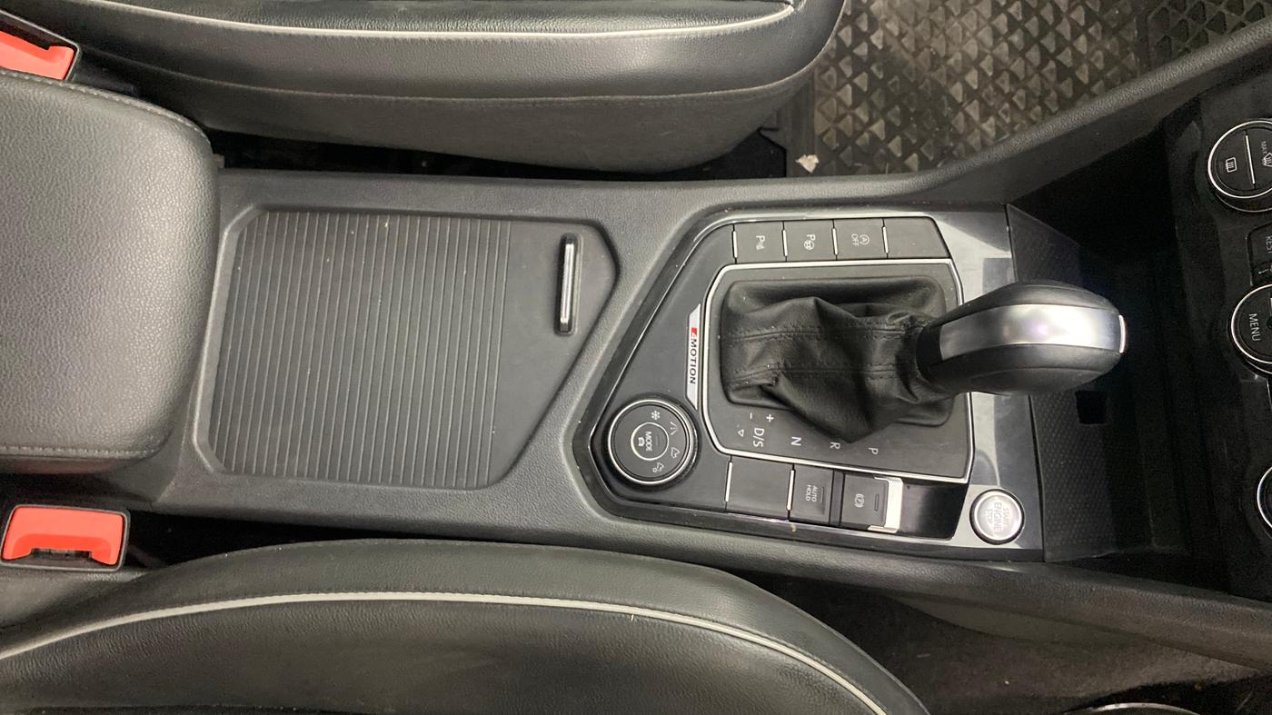 2020 Volkswagen TIGUAN ALL SPACE 2.0 TSI, Petrol, Automatic, 57,027 km, Gear Lever