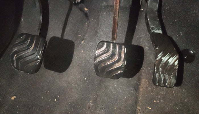 2023 Renault TRIBER RXZ, Petrol, Manual, 33,265 km, Pedals