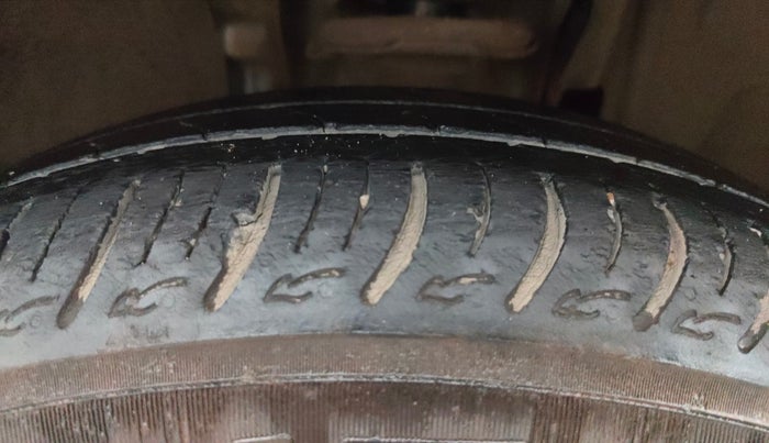 2023 Renault TRIBER RXZ, Petrol, Manual, 33,265 km, Left Front Tyre Tread