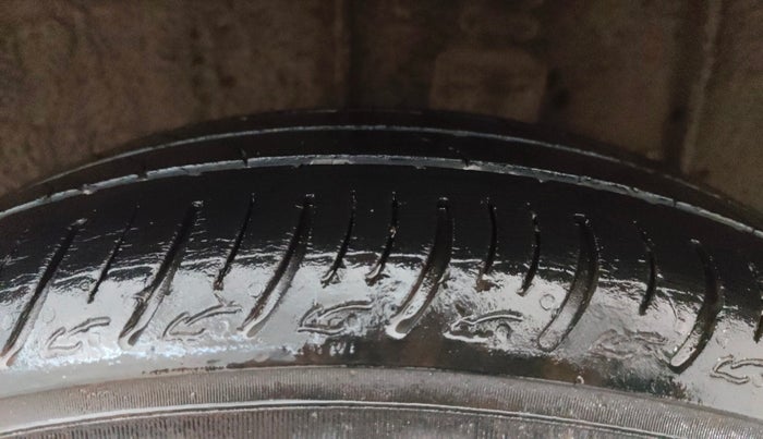 2023 Renault TRIBER RXZ, Petrol, Manual, 33,265 km, Left Rear Tyre Tread