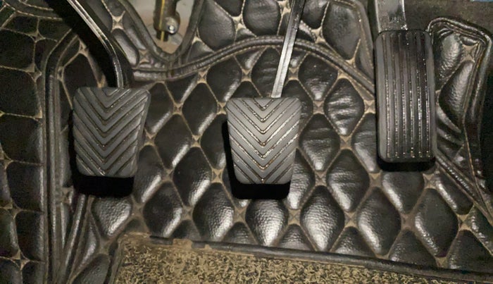 2022 KIA CARENS LUXURY PLUS 1.4 PETROL 7 STR, Petrol, Manual, 28,087 km, Pedals