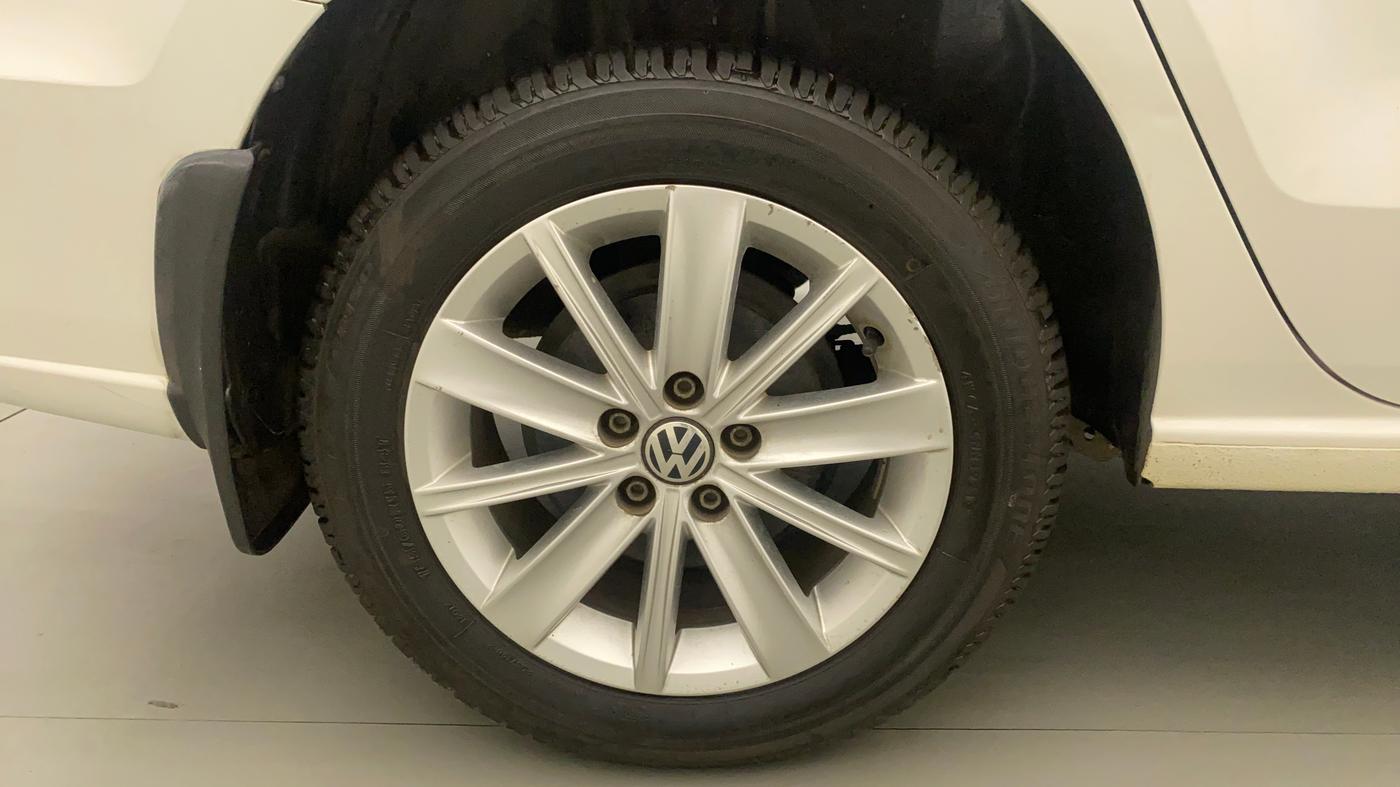 2017 Volkswagen Vento HIGHLINE PLUS 1.2 AT 16 ALLOY, Petrol, Automatic, 49,873 km, Right Rear Wheel