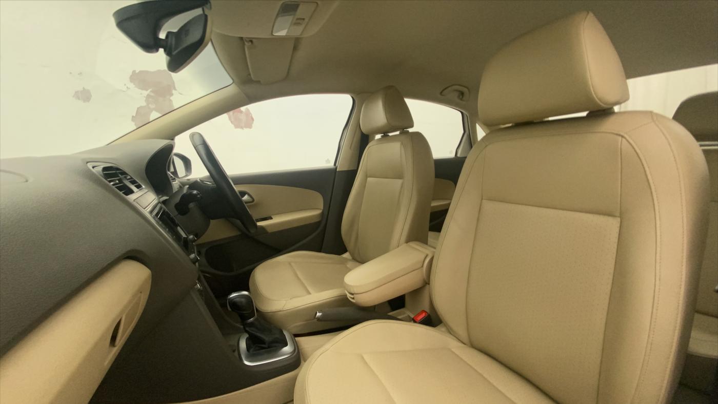 2017 Volkswagen Vento HIGHLINE PLUS 1.2 AT 16 ALLOY, Petrol, Automatic, 49,873 km, Right Side Front Door Cabin