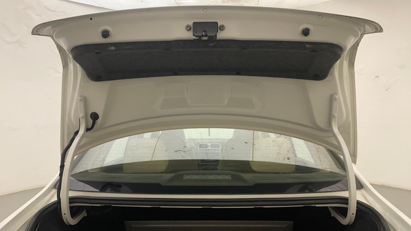 2017 Volkswagen Vento HIGHLINE PLUS 1.2 AT 16 ALLOY, Petrol, Automatic, 49,873 km, Boot Door Open
