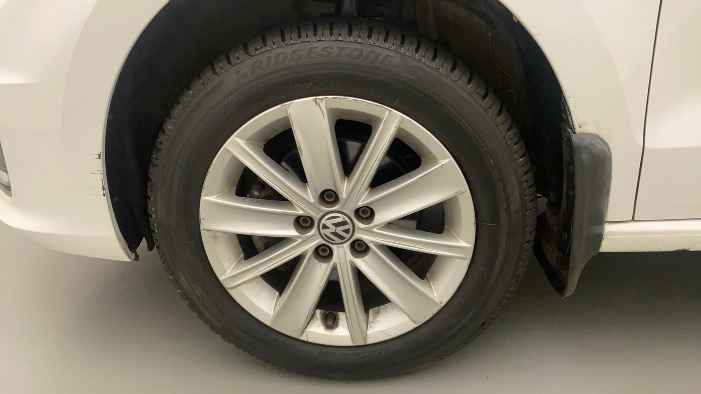 2017 Volkswagen Vento HIGHLINE PLUS 1.2 AT 16 ALLOY, Petrol, Automatic, 49,873 km, Left Front Wheel