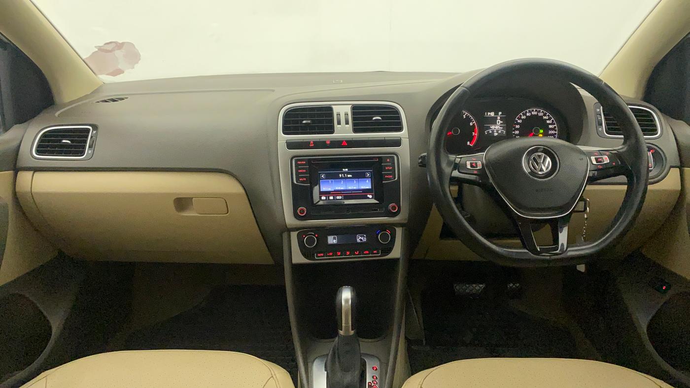 2017 Volkswagen Vento HIGHLINE PLUS 1.2 AT 16 ALLOY, Petrol, Automatic, 49,873 km, Dashboard