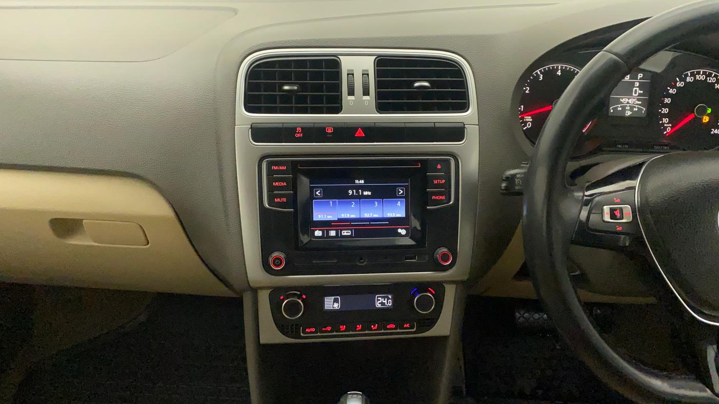 2017 Volkswagen Vento HIGHLINE PLUS 1.2 AT 16 ALLOY, Petrol, Automatic, 49,873 km, Air Conditioner